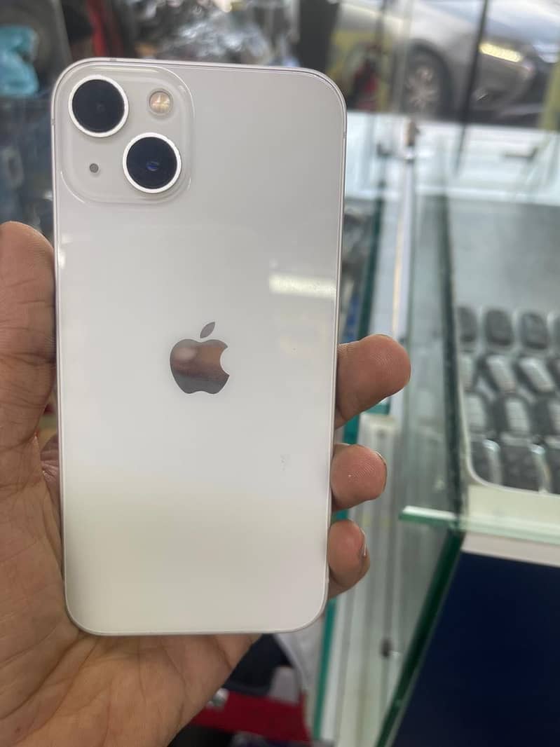 Apple iPhone 13 0
