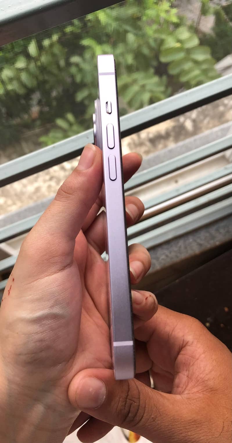 Apple iPhone 14 4