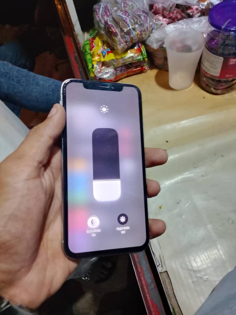 Apple iPhone X 3