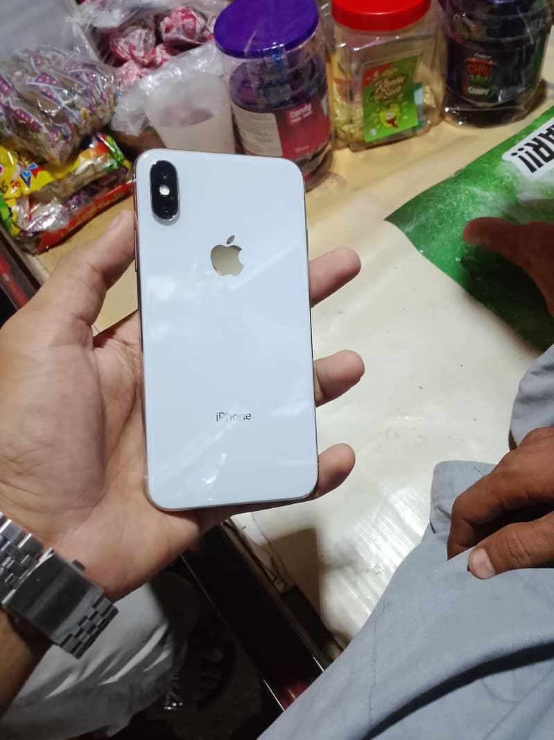 Apple iPhone X 4