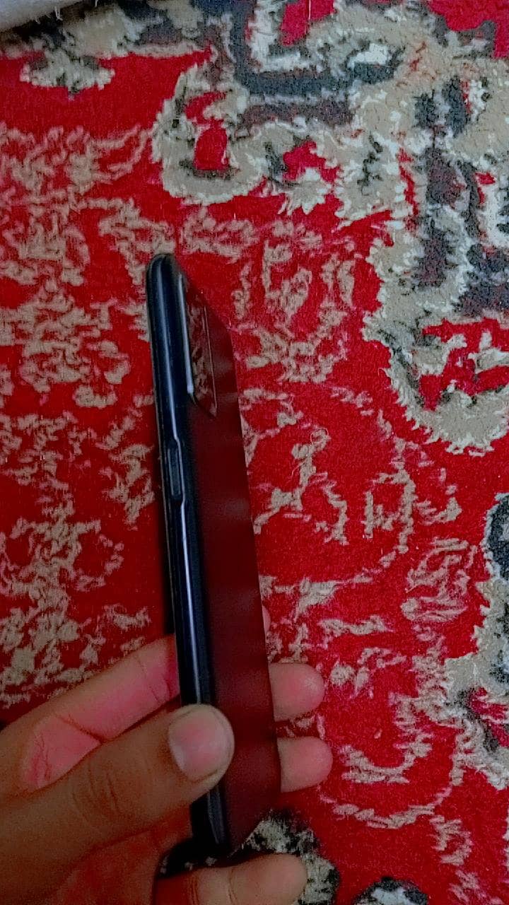 OPPO A76 1