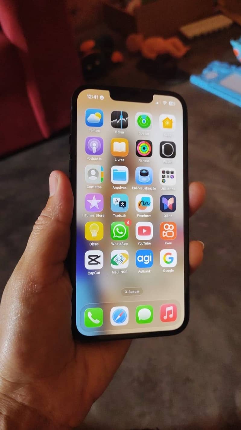 Apple iPhone 13 2