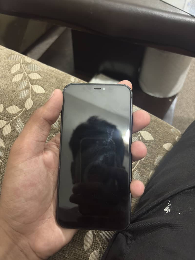 Apple iPhone 11 3