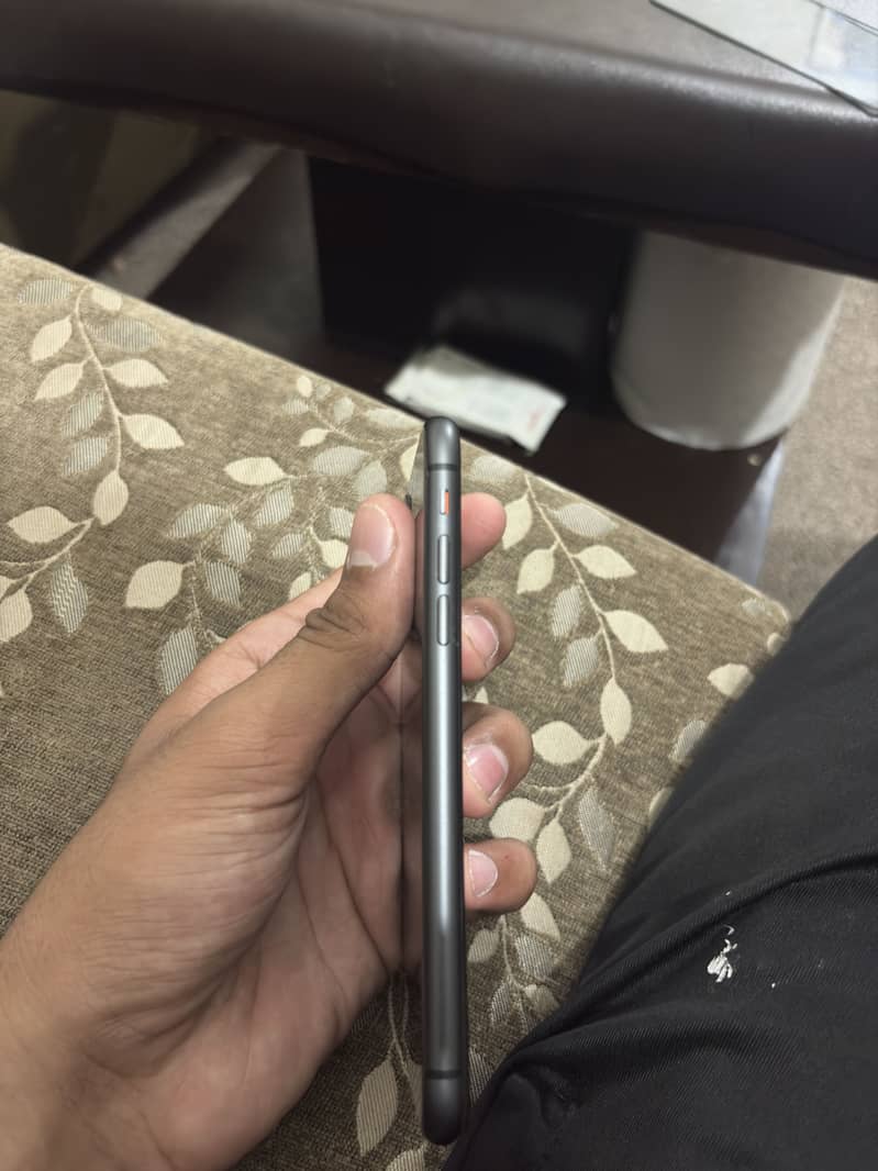 Apple iPhone 11 2