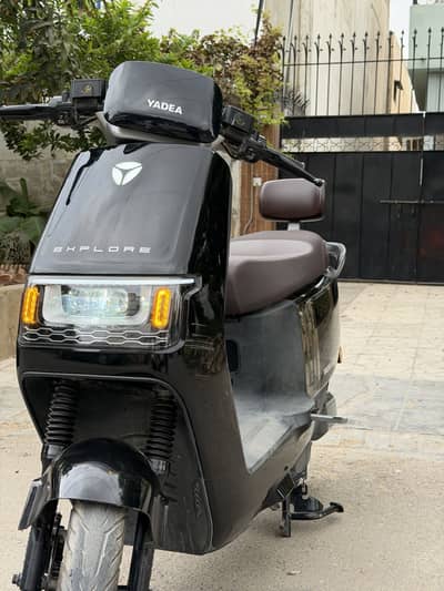 Yadea EPOC-H | 3100+ KM | Excellent Condition, 4-Year Battery Warranty