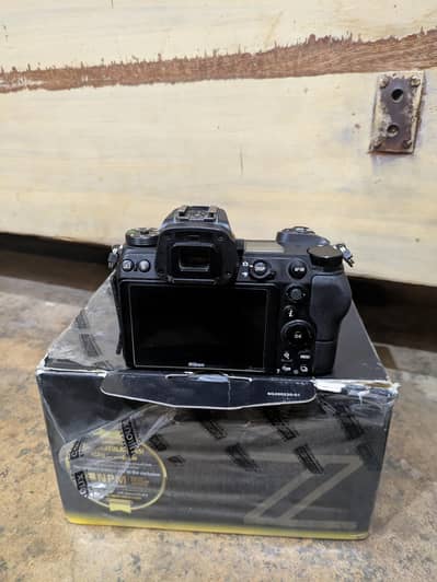 Nikon Z6 mirror lenses body Full frame With Box 64gb squde card