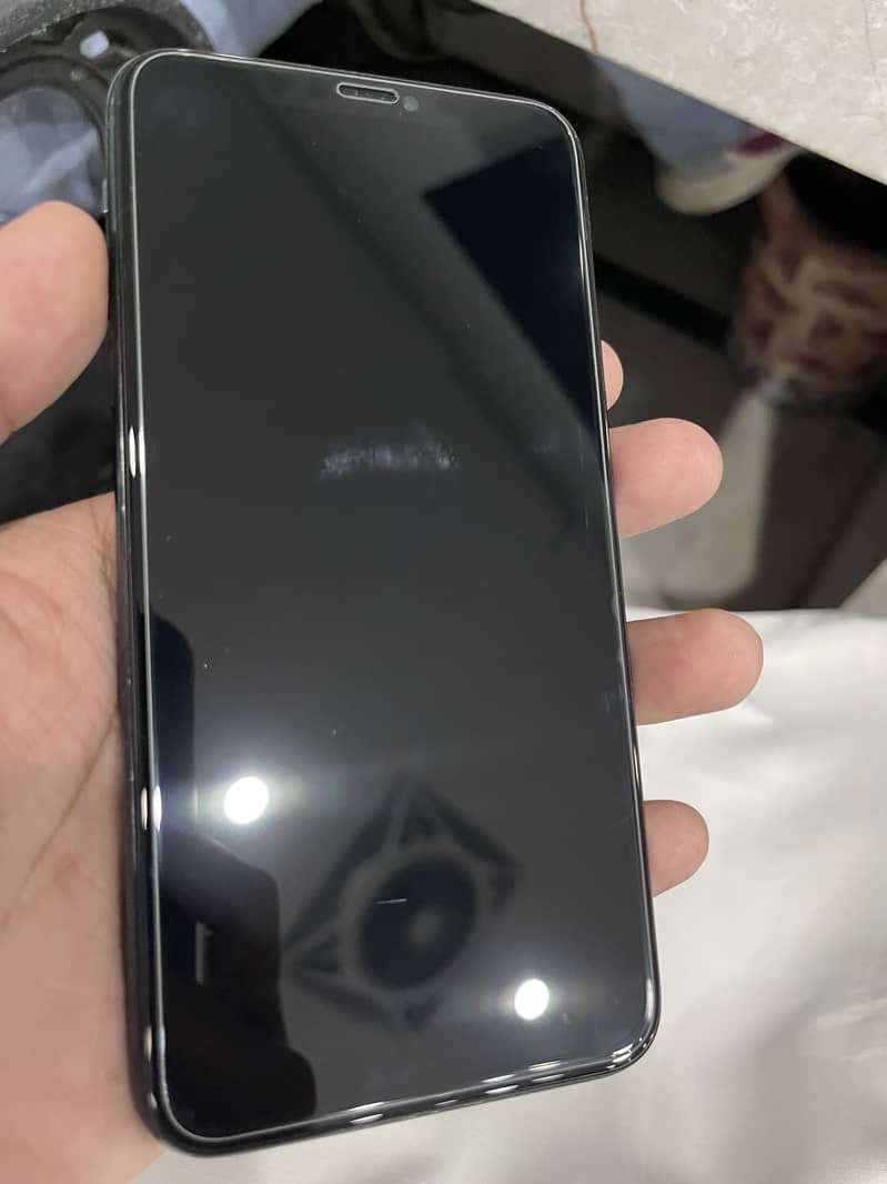 Apple iPhone 11 Pro Max 2
