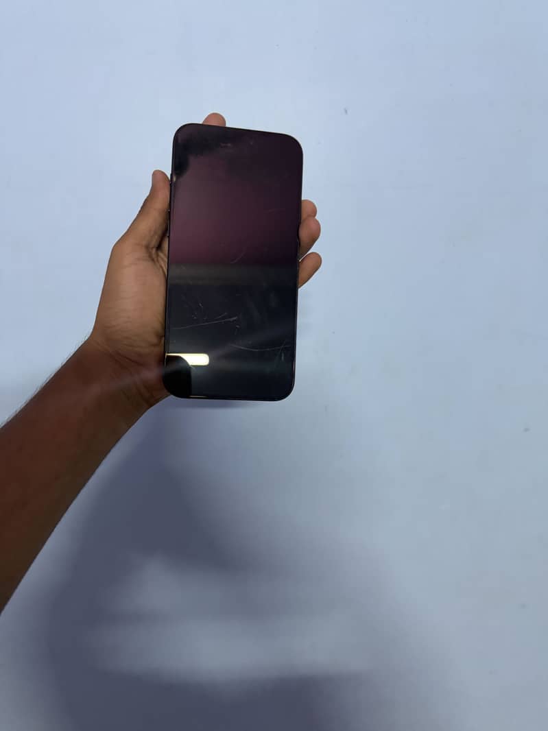 Apple iPhone 16 Plus 3
