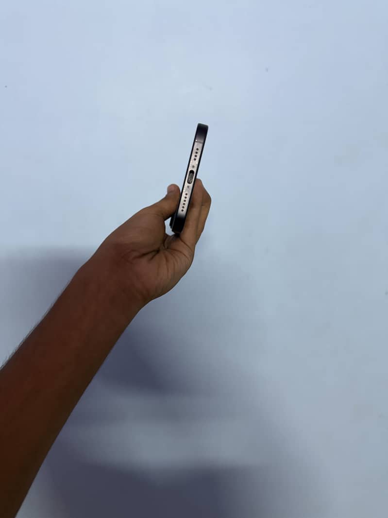 Apple iPhone 16 Plus 5