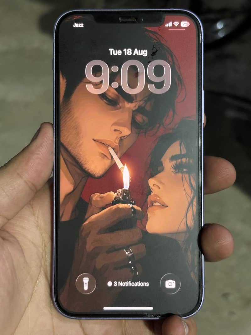 Apple iPhone 12 4