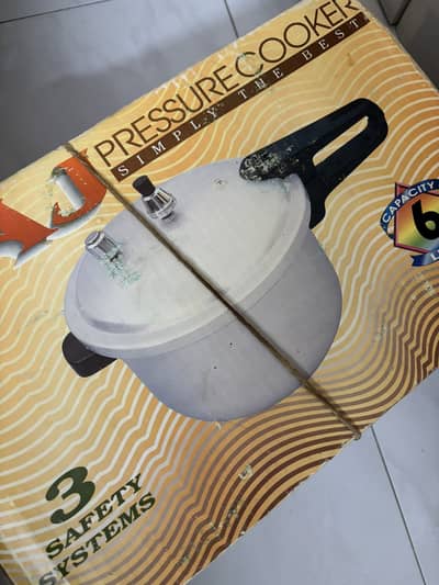 Brand new pressure cooker