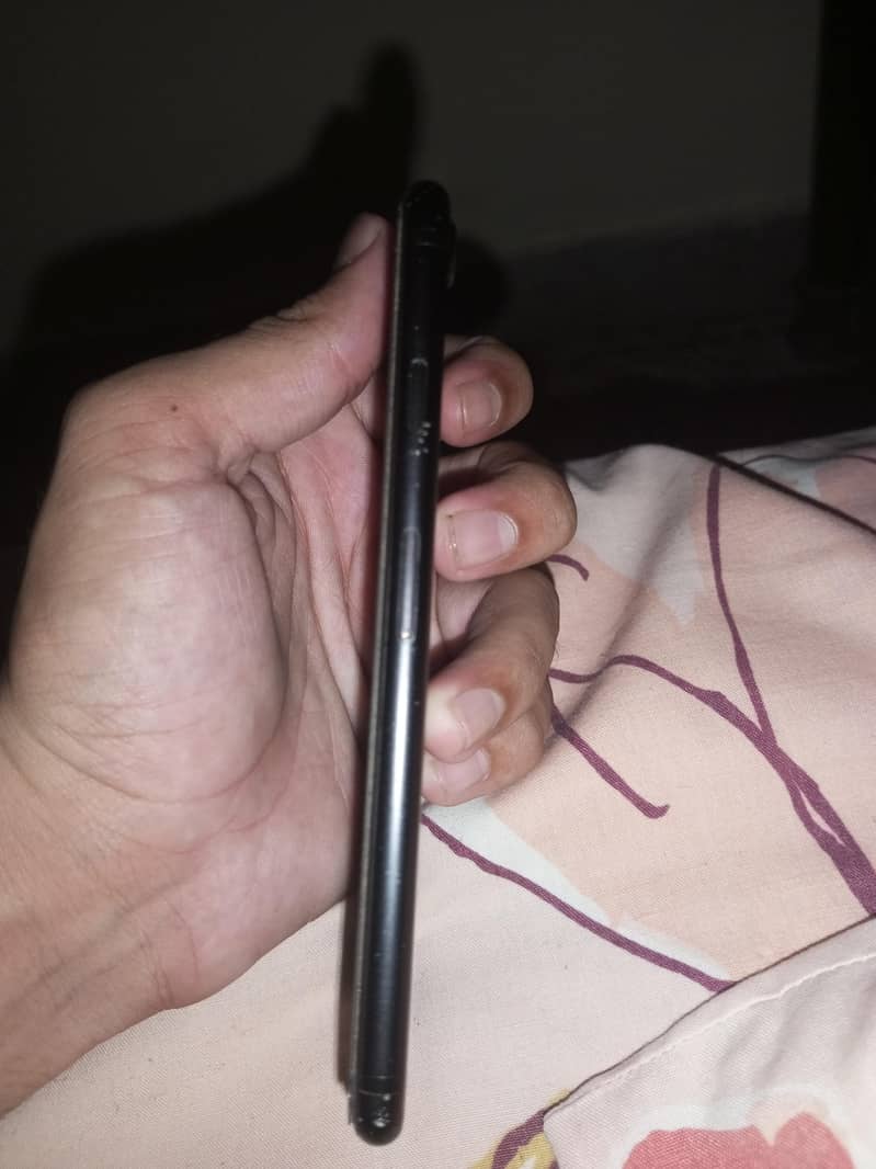 Apple iPhone 7 5