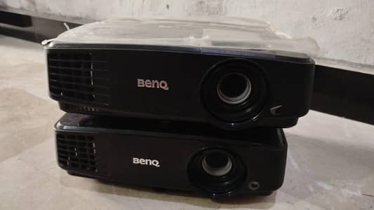 WE HAVE ALL KINDS OF PROJECTORS AVAILBLE IN DUBAI IMPORT 03152965654
