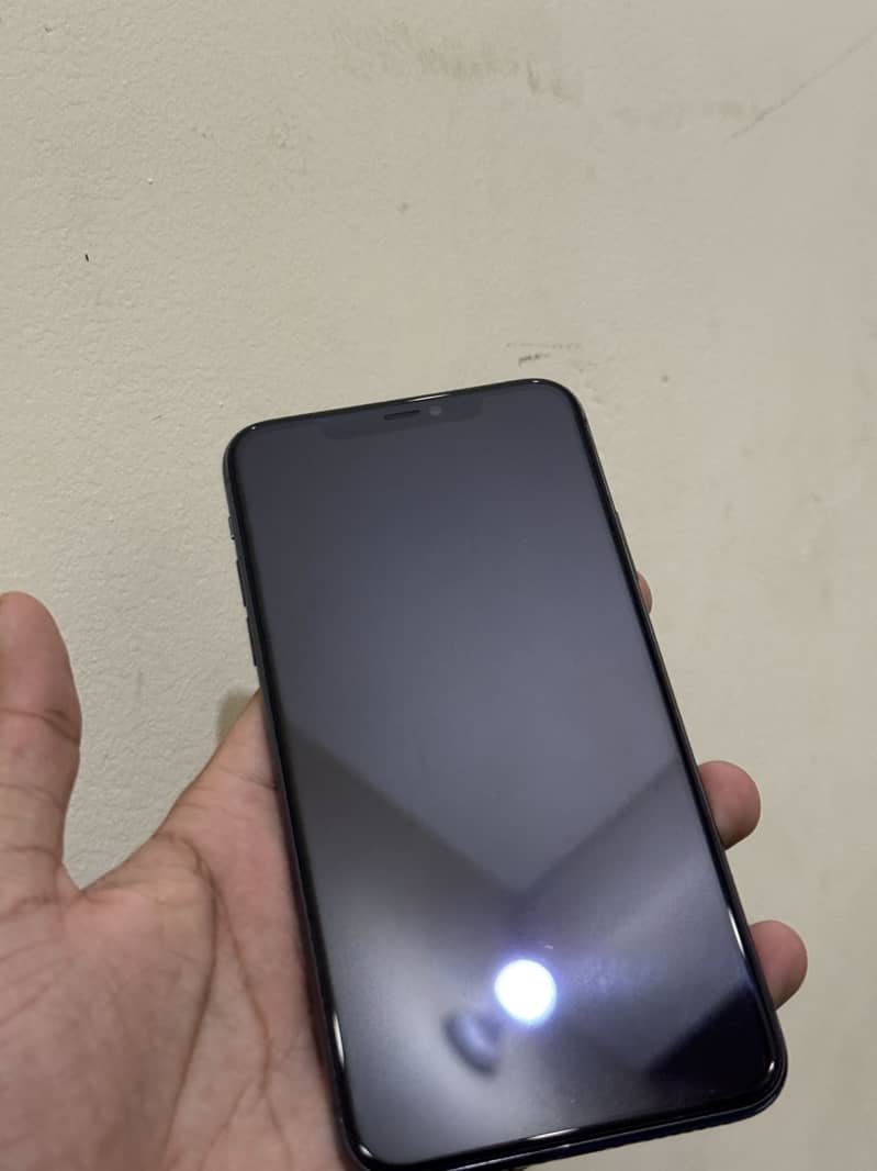 Apple iPhone 11 Pro Max 4