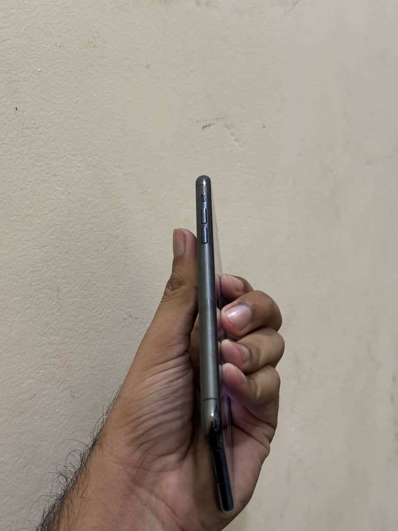Apple iPhone 11 Pro Max 6