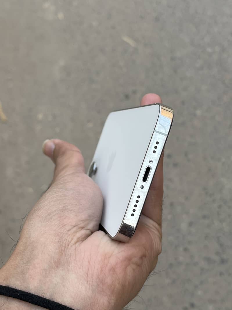 Apple iPhone 12 Pro 2