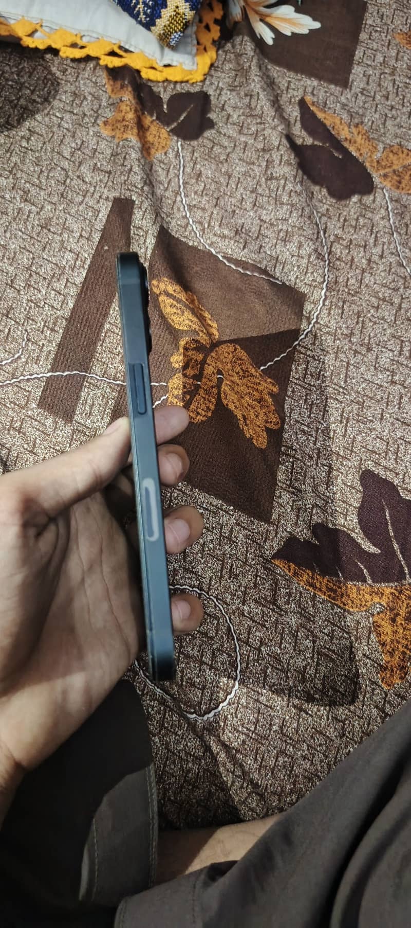 Apple iPhone 13 4