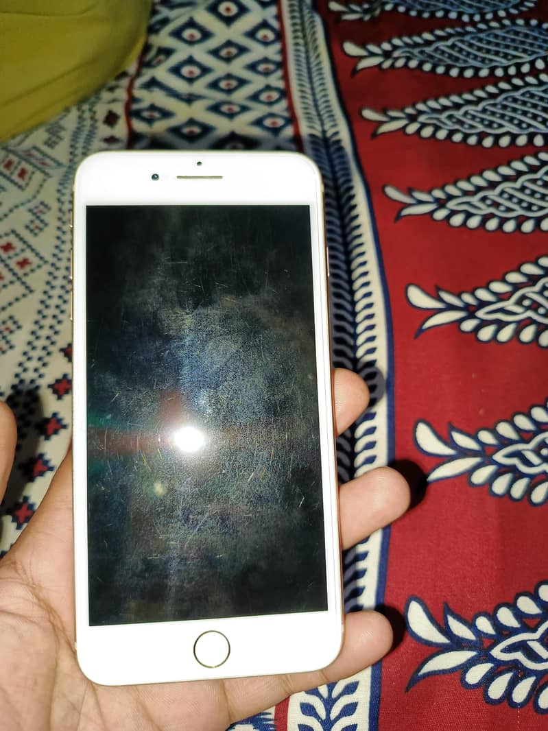 Apple iPhone 8 Plus 1
