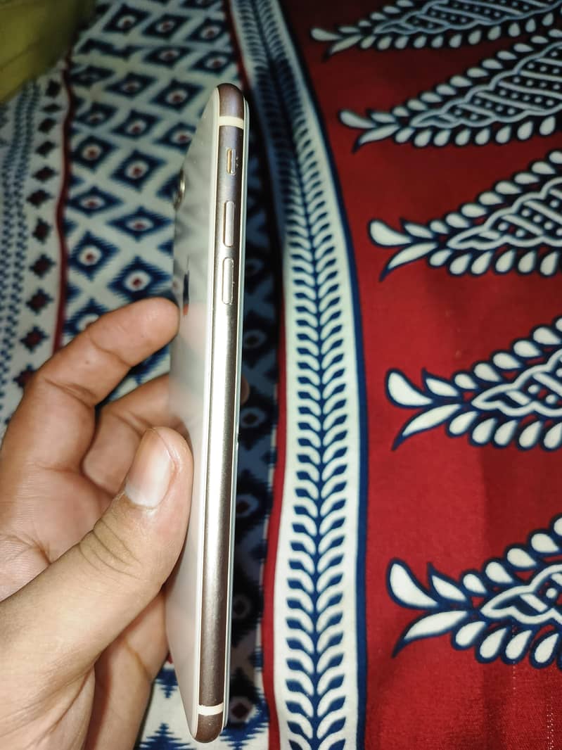 Apple iPhone 8 Plus 2