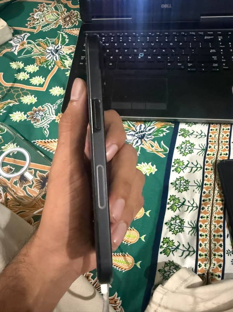 Apple iPhone 15 3