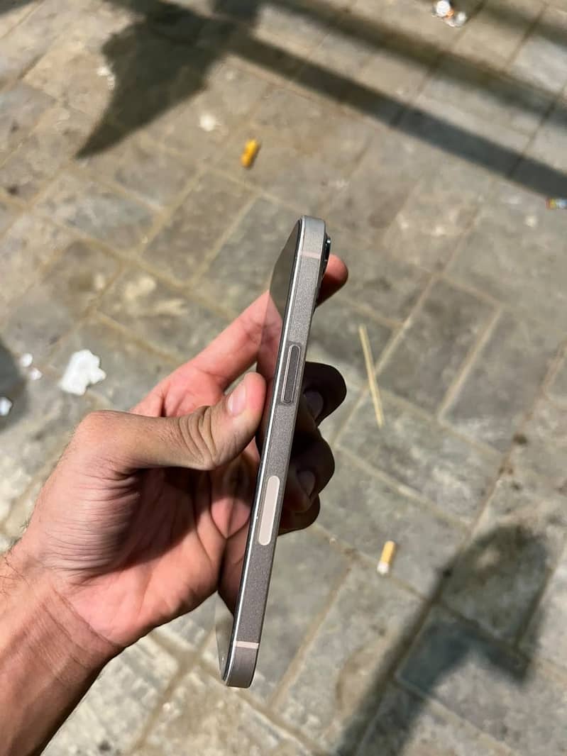 Apple iPhone 13 8