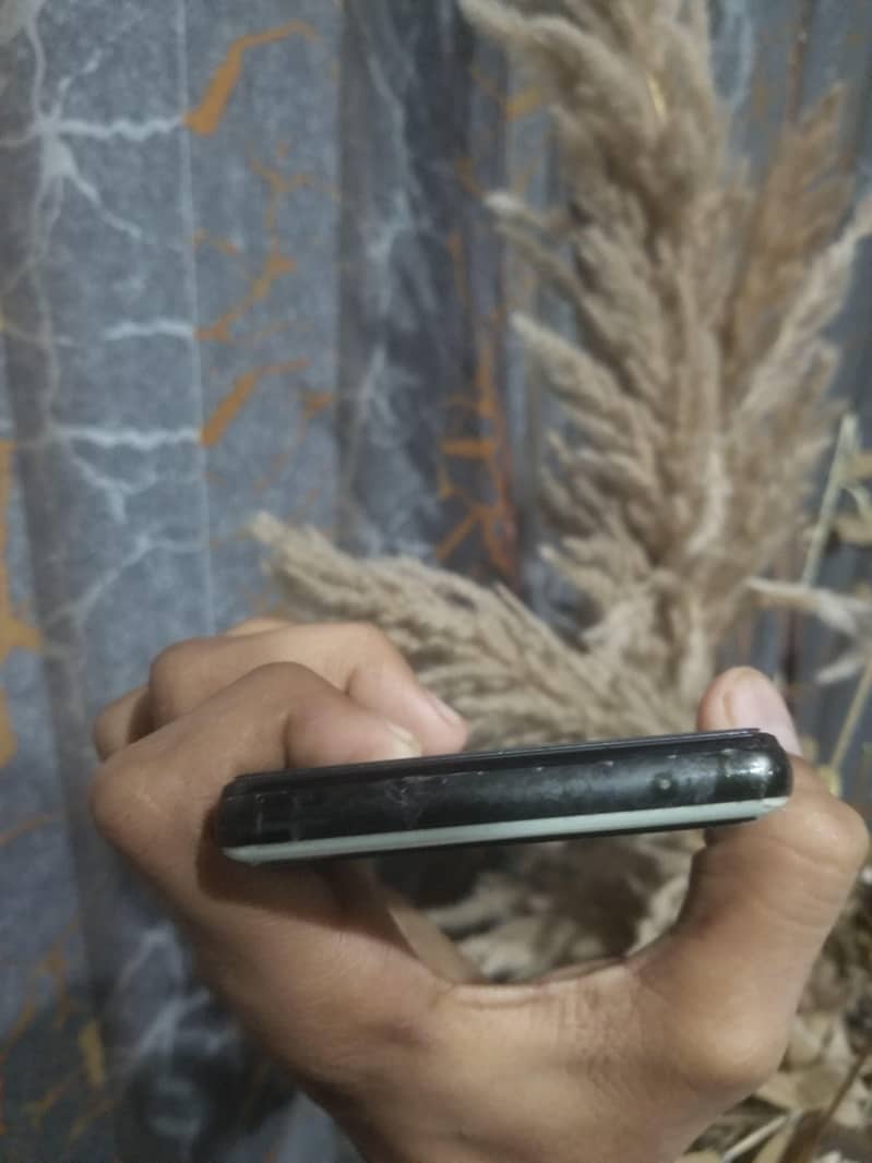 Google Pixel 6a 5