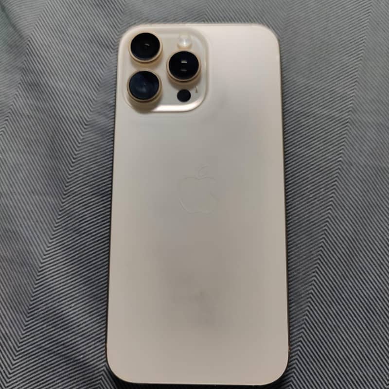 Apple iPhone 16 Pro Max 0
