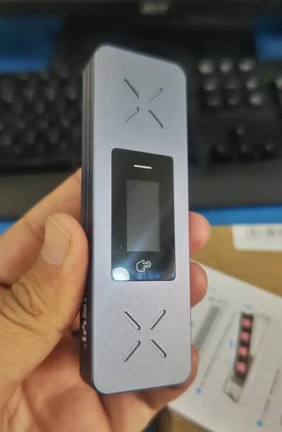 JEYI Visual Smart M. 2 NVMe / SATA SSD Enclosure (USB 3.2)
