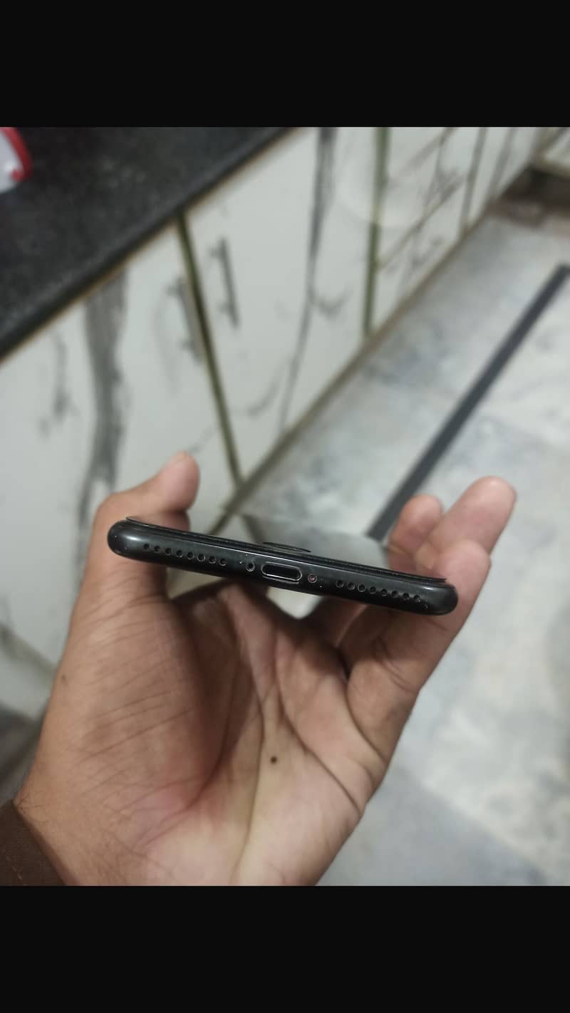 Apple iPhone 7 Plus 3