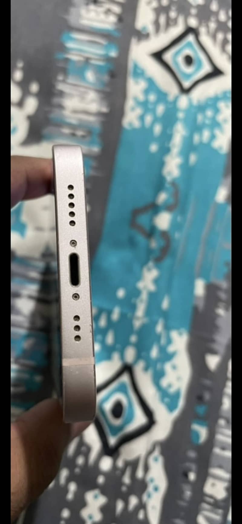Apple iPhone 13 4
