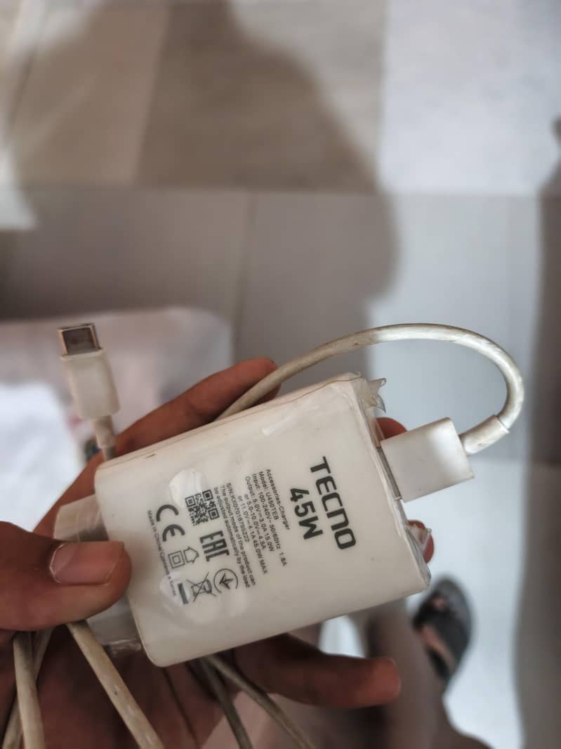 Tecno CAMON 40 Pro 1