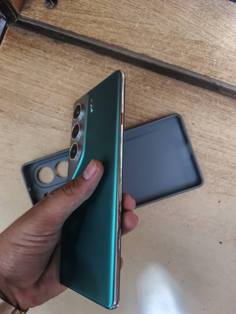 Tecno CAMON 40 Pro 2