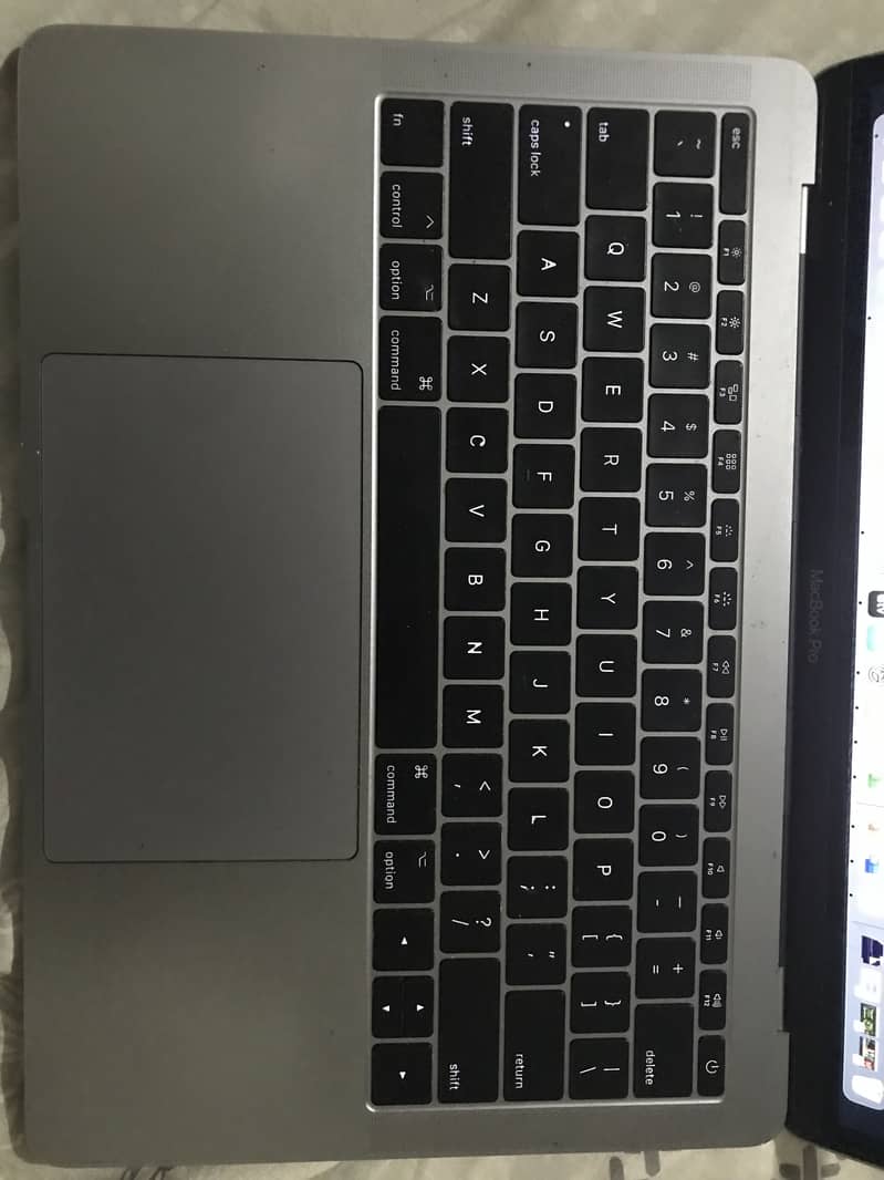 Mac book iPhone 2017 pro 0