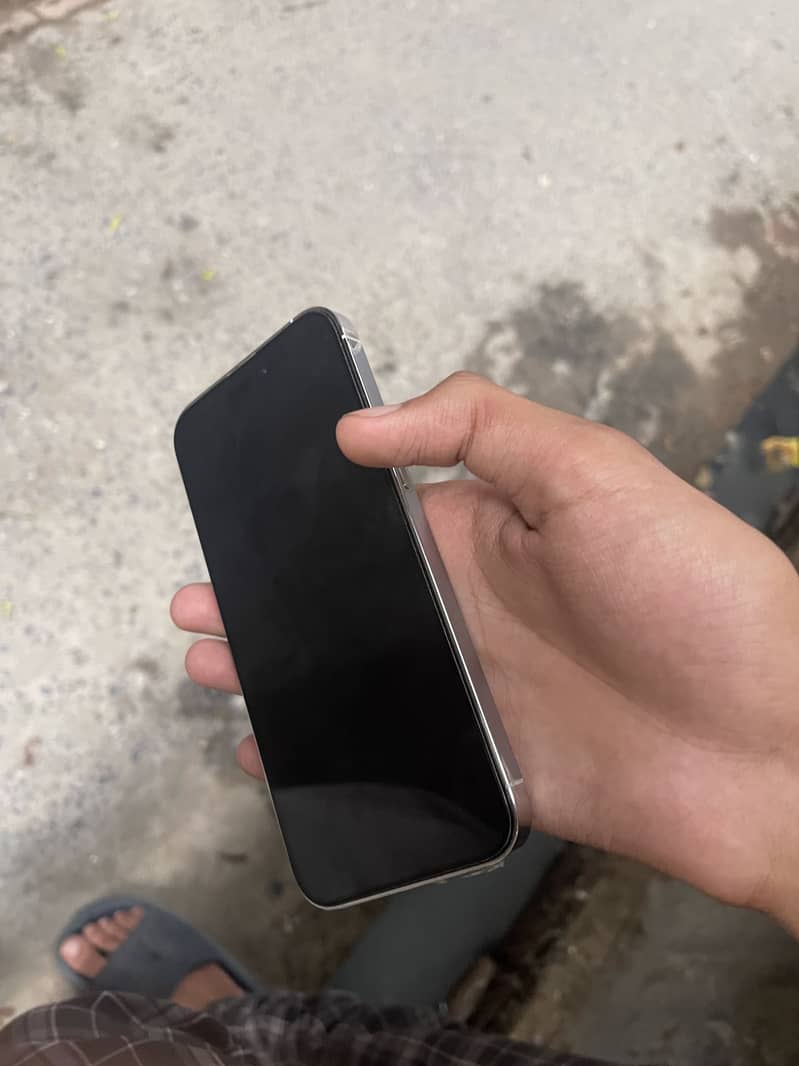 Apple iPhone 14 Pro Max 3