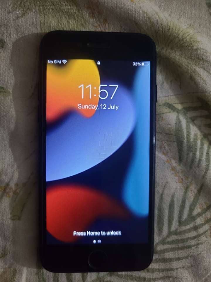 Apple iPhone 7 0