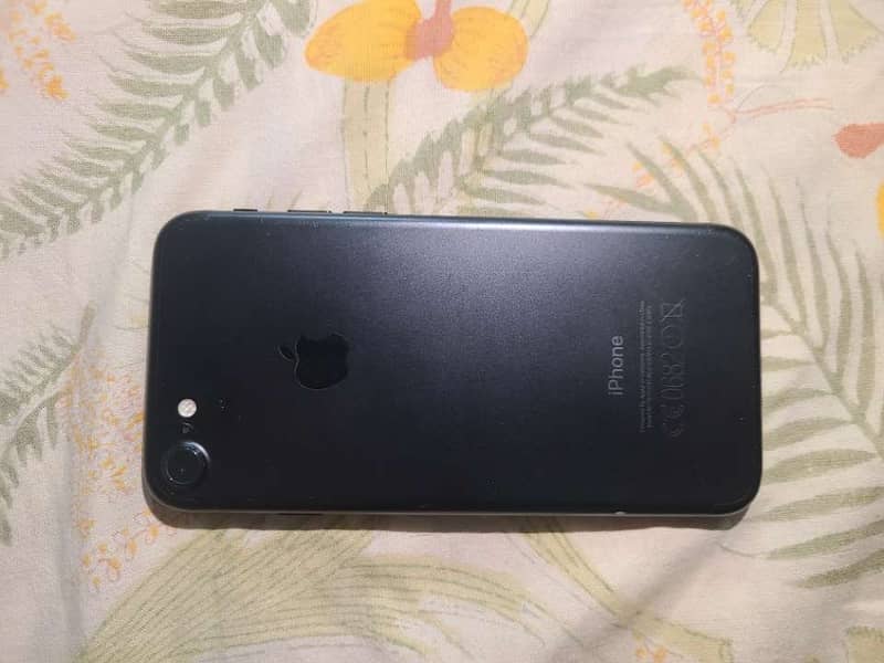 Apple iPhone 7 1