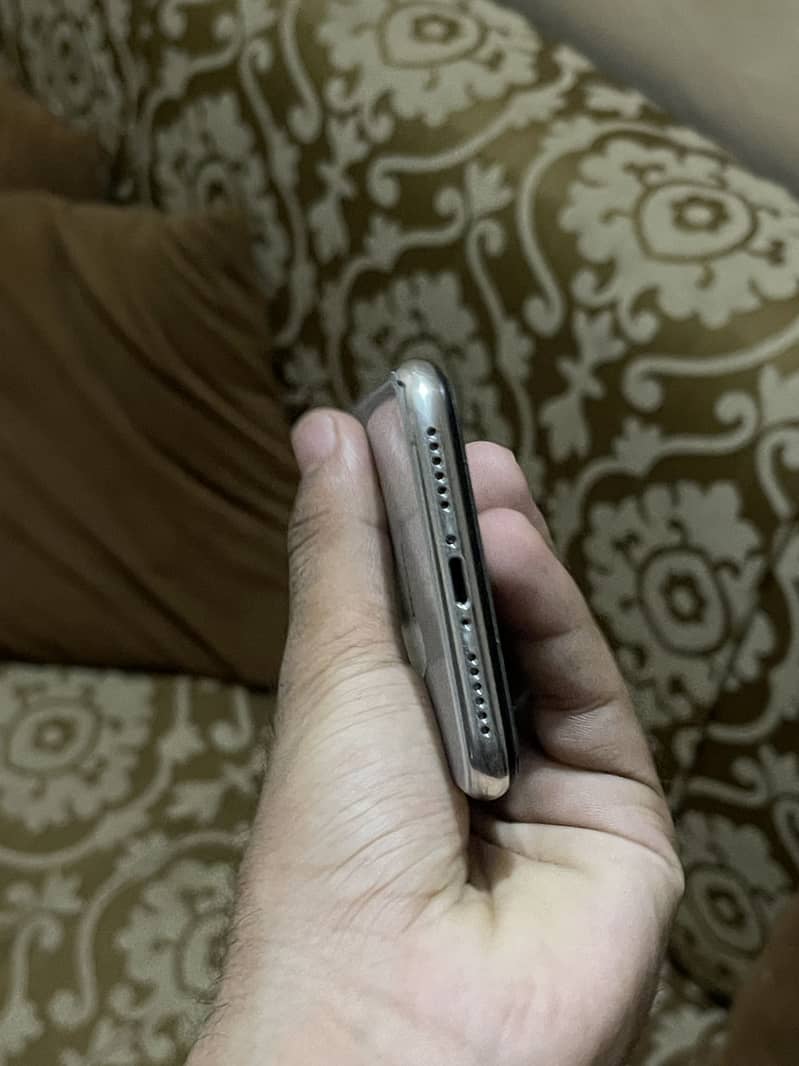 Apple iPhone X 6