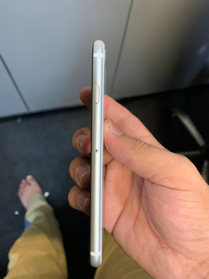 Apple iPhone SE 3