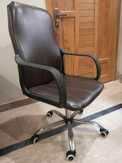 Computer chair for urgent sale