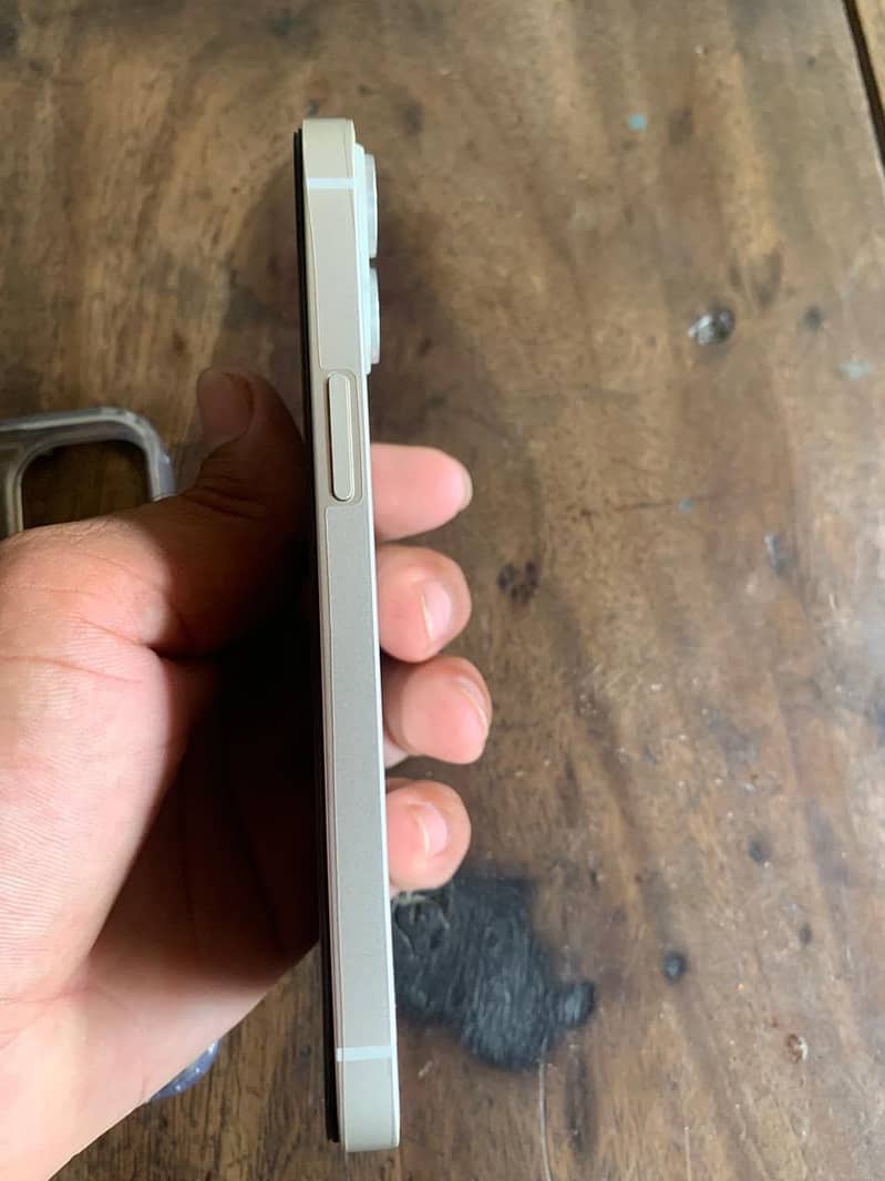 Apple iPhone 13 3