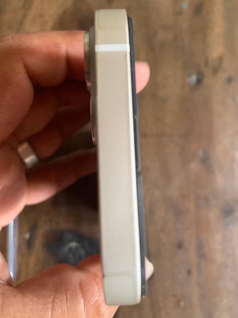 Apple iPhone 13 5