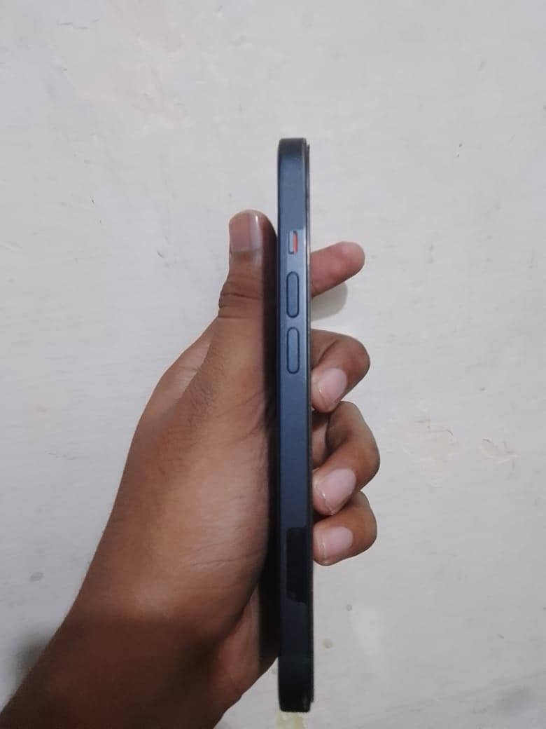 Apple iPhone 13 1