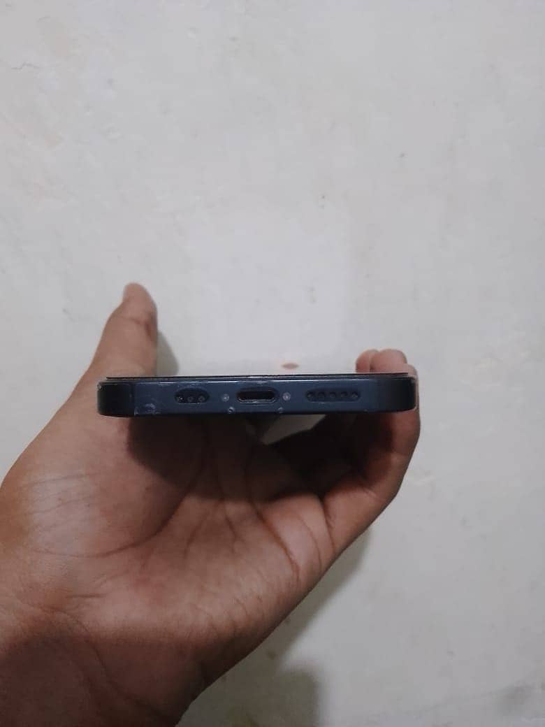 Apple iPhone 13 3