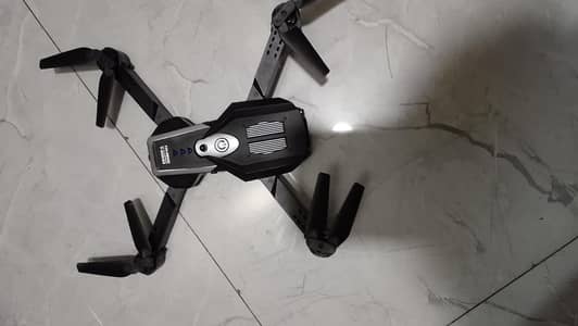 1 motor damage Baki theak ha camera chalta ha extra paar mily ga