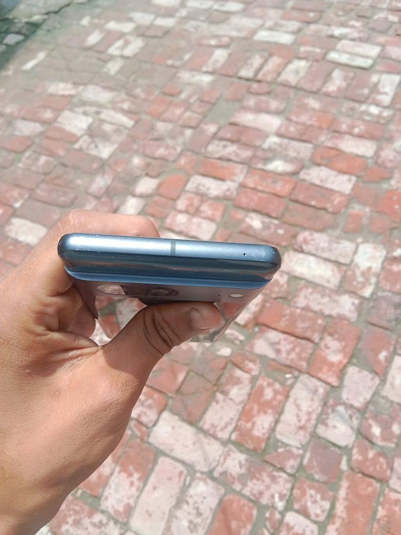 Google Pixel 7 4