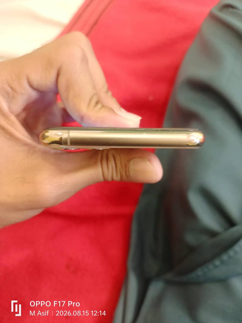 Apple iPhone 11 Pro 8