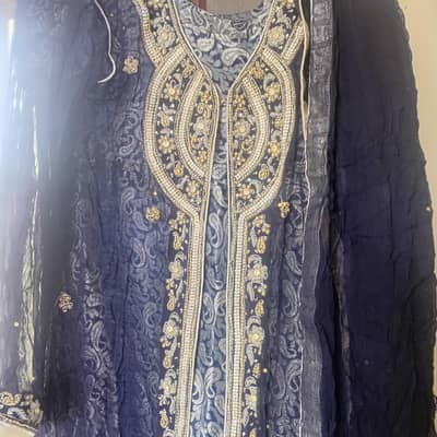 hand made dresses reasonable price is available