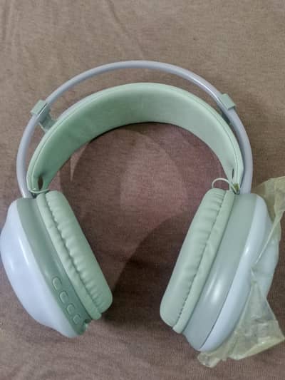 RGB lights enabled headphones