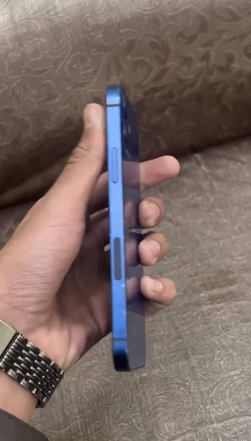 Apple iPhone 12 2