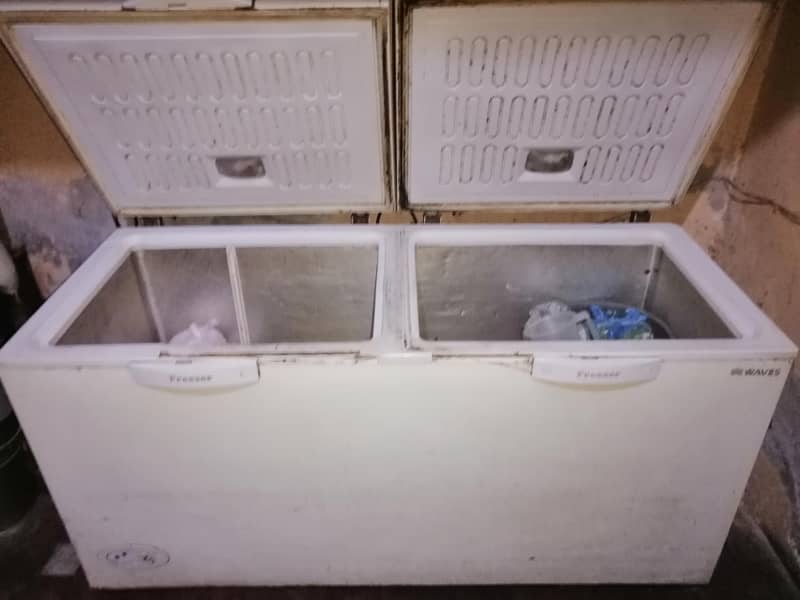 waves deep freezer 1